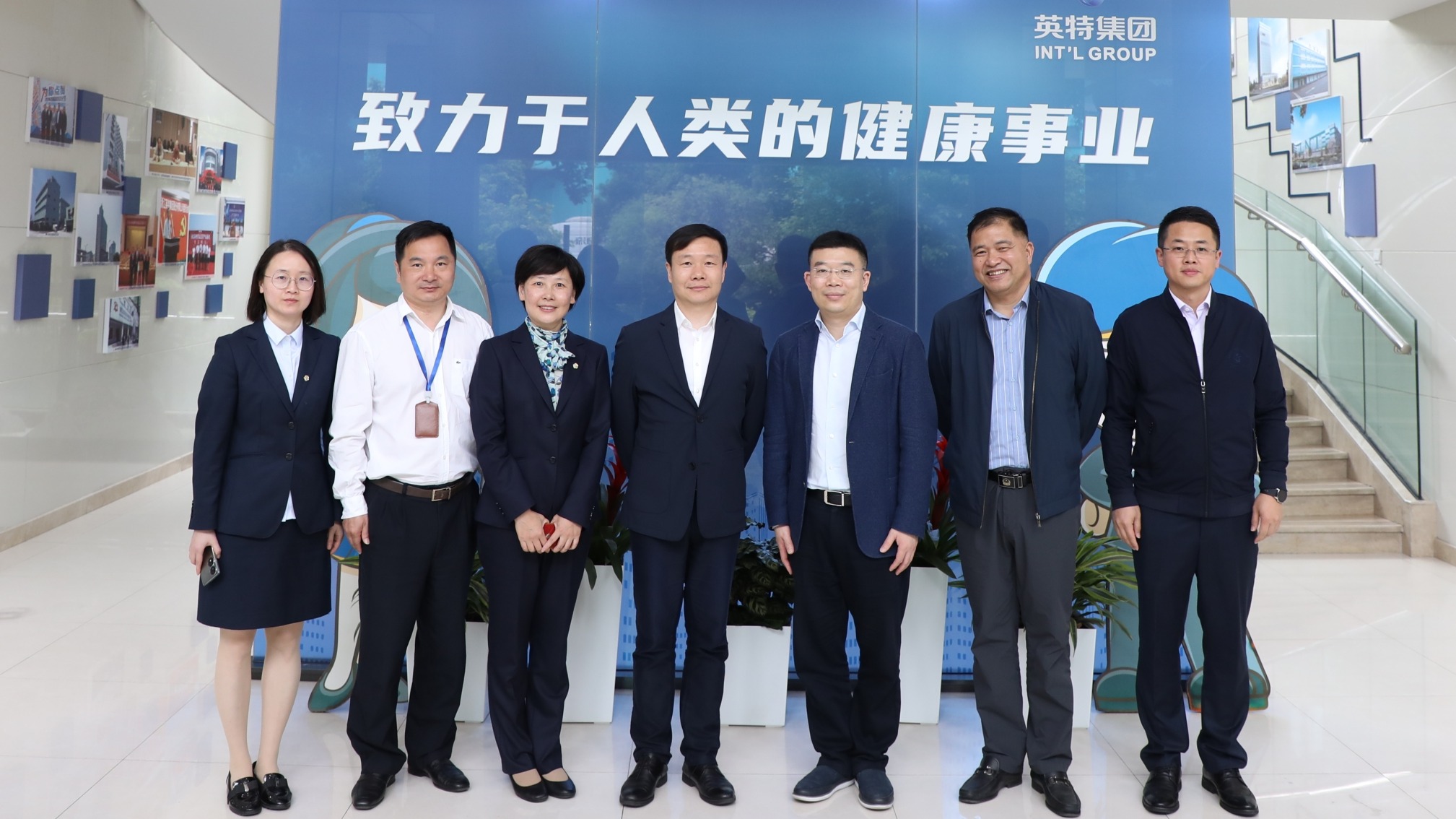 荆门市市场监督治理局副局长娄益元一行来298手游网站集团调研