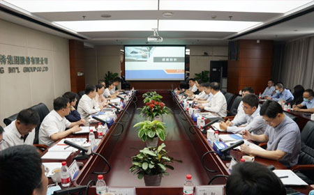 省药品监督治理局党组书记、局长徐润龙一行来298手游网站集团调研